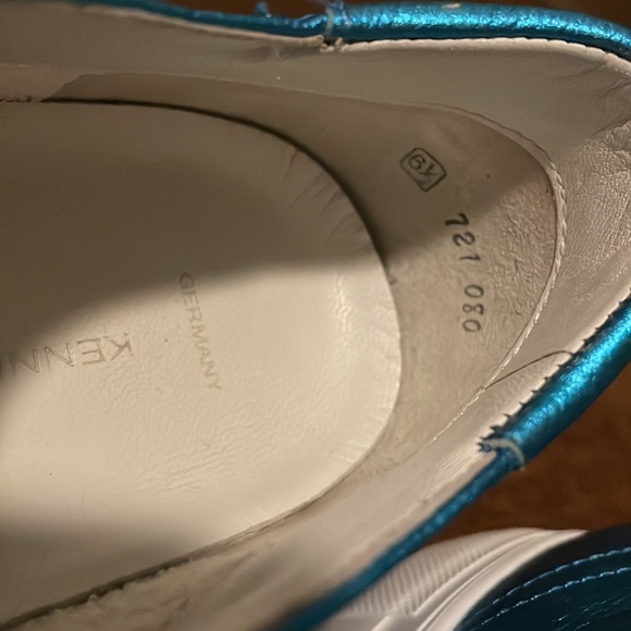 Blue shoes - Picture 9 of 9